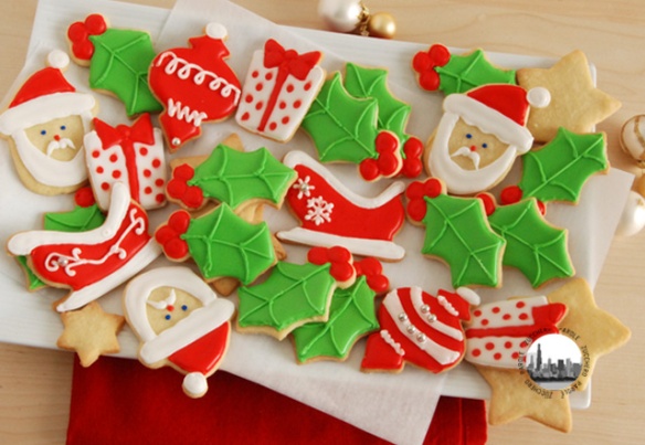 Come Decorare I Biscotti Di Natale Con La Glassa.Biscotti Di Natale Decorati Con Glassa Reale Parole Di Zucchero